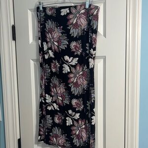 Floral Print Women's Skirt - Black and Pink